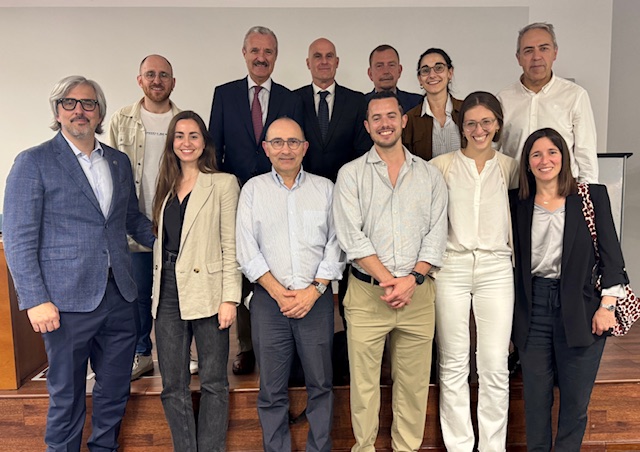 EXPERTOS MUNDIALES EN CIRUGIA DEL TIROIDES