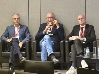 MODERACIÓN DE MESA REDONDA DE CANCER DE TIROIDES
