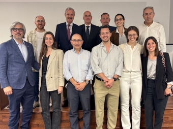 EXPERTOS MUNDIALES EN CIRUGIA DEL TIROIDES